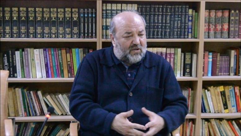 İlahiyatçı yazar İhsan Eliaçık'a 'Erdoğan'a hakaretten hapis cezası