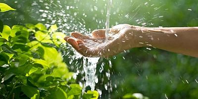 Araştırma: 'Yağmur suyu içmek dünyanın hiçbir yerinde güvenli değil' 