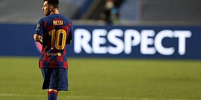 Barcelona,  Messi ile yollarını ayırdığını duyurdu 