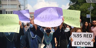 Boğaziçi'nde eylemler sürüyor: 'Ne Melih ne Naci, özgür özerk akademi'