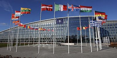 Finlandiya ve İsveç NATO'ya resmi üyelik için başvurularını yaptı 