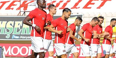 Hatayspor'da 17 futbolcu Covid-19'a yakalandı, Erzurumspor maçı ertelendi