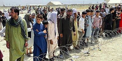 İngiltere, Taliban'dan kaçanları ağırlayacak komşu ülkelere 30 milyon sterlin yardım yapacak 