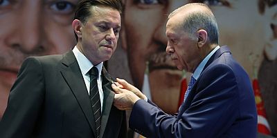 Rozetini Erdoğan taktı: İYİ Parti'den istifa eden Nebi Hatipoğlu AKP'ye katıldı
