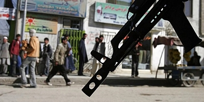 Taliban 'İslami değerleri ihlal' iddiasıyla iki televizyon kanalının yayınını durdurdu