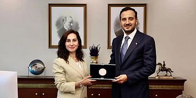 AKP'ye geçen Özlem Vural Gürzel'in makamında değişiklik: Atatürk'ün o fotoğrafını kaldırdı