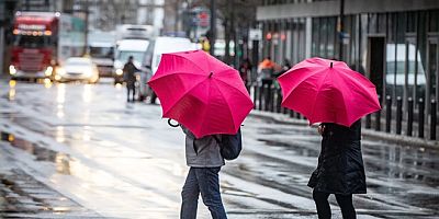 DİKKAT! Meteoroloji'den gök gürültülü sağanak yağış uyarısı: İşte il il hava durumu..