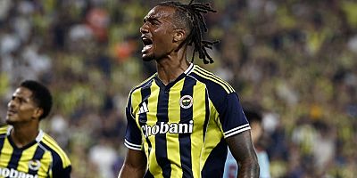 Feyenoord'u 5-2 ile geçen Fenerbahçe, Şampiyonlar Ligi'nde play-off turuna yükseldi