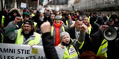 Fransa'da sendikalar 2 Ekim için yeni grev kararı aldı