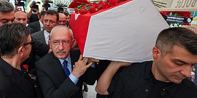 Gazeteci-Yazar Hıfzı Topuz, Kılıçdaroğlu'nun katıldığı törenle son yolculuğuna uğurlandı