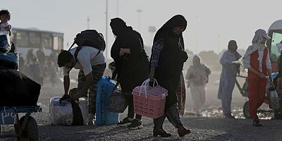 İran yüz binlerce Afgan'ı daha sınır dışı edecek