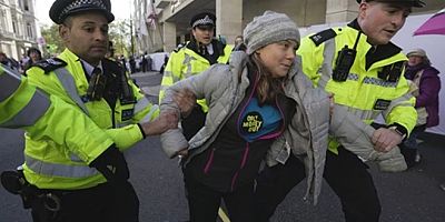 VİDEO- İsveçli aktivist Greta Thunberg tutuklandı