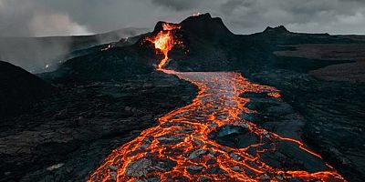 İzlanda'da volkanik patlama alarmı: Acil durum ilan edildi 