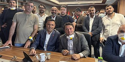 Kayyum Gürsel Tekin binaya girmişti... Özgür Çelik'in makam odasında son durum!