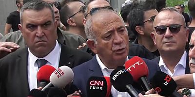 Kayyum Gürsel Tekin'den, CHP İstanbul İl Başkanlığı önünde ilk açıklama