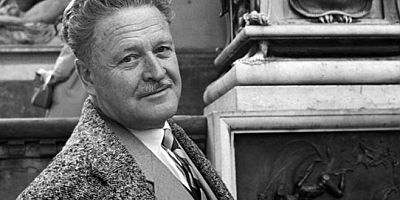 MİT paylaştı: Nazım Hikmet'in imzasını taşıyan resim ve şiirin gizliliği kaldırıldı