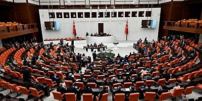 Muhalefetin 'kara para'ya yönelik araştırma önergesi AKP ve MHP oylarıyla reddedildi