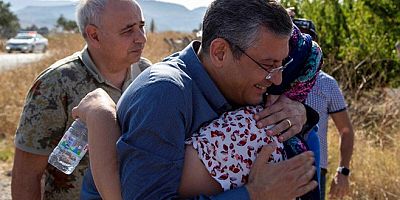 Özgür Özel, 32 gündür direnen Agrobay işçilerini ziyaret etti: 