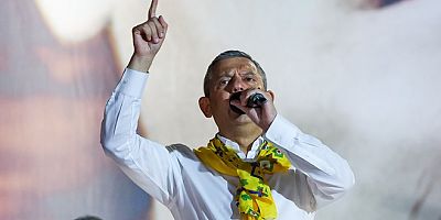 Özgür Özel, Antalya'da yakalanıp gözaltına alınan avukatın neden tutuklanmadığını açıkladı!
