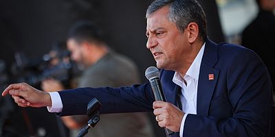 Özgür Özel saat verdi, çağrı yaptı: 'Birileri Trump'ın randevu kuyruğunda bekleyedursun...'