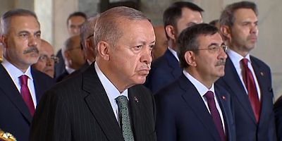 VİDEO- Erdoğan 'Özel Defter'i imzaladı: 'Emanetiniz tam bir emniyet içinde'