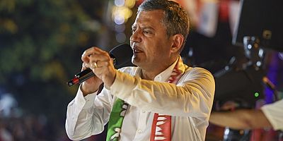 VİDEO- Özgür Özel saat verdi, iktidarı 'uyardı': 'Yarın 12'yi bekleyin, hediyeniz geliyor!'