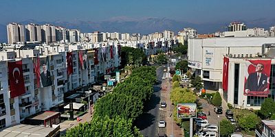 Yer Muratpaşa: Büyük zaferin yıl dönümü için bayraklarla donatıldı